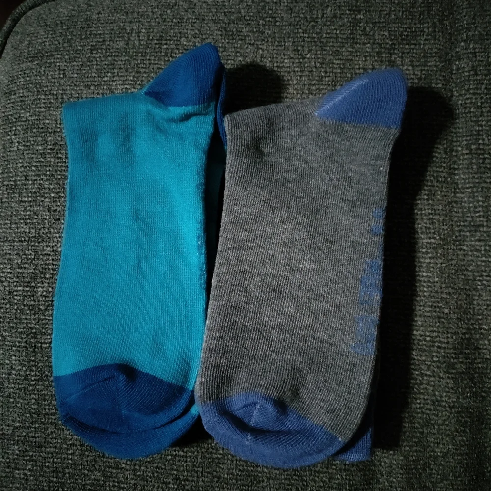 Seinfeld tv show 2 pairs of men's socks